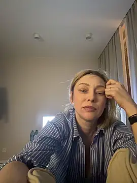 Snapshot of CarmenBlues_ chatting on February 2026 08:22:01 PM CarmenBlues online show from February 2026 08:22:01 PM