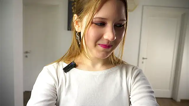 KourtneyRevira online show from February 2026 11:56:01 AM