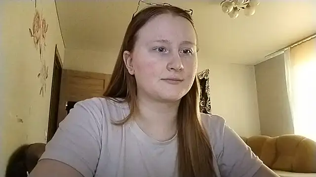 AnikaLipps online show from May 2026 01:47:01 PM