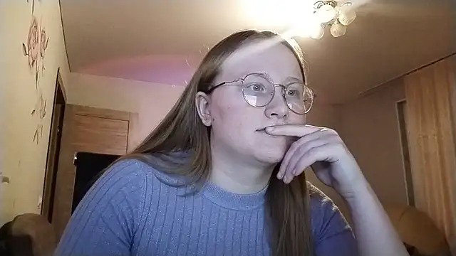 AnikaLipps online show from April 2026 11:20:02 PM