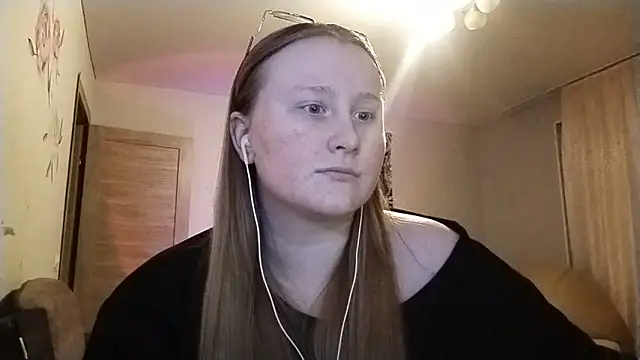 AnikaLipps online show from April 2026 02:01:01 AM