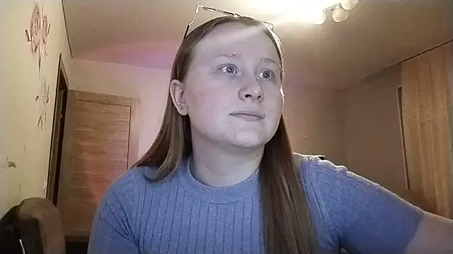 AnikaLipps online show from April 2026 10:37:02 PM