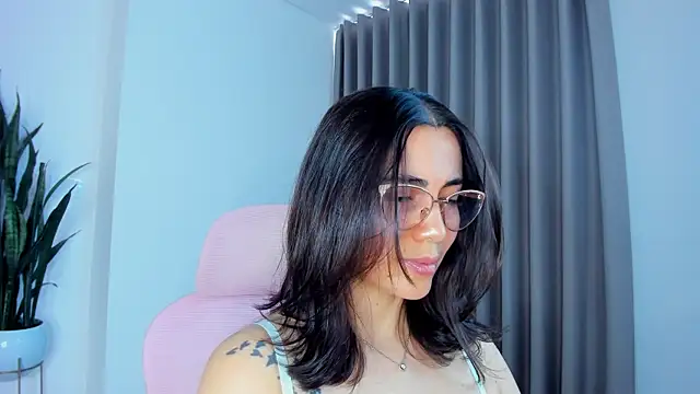 sara ospina22 online show from April 2026 08:38:02 PM