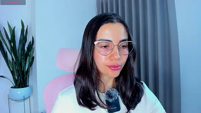 Snapshot of sara_ospina22 chatting on June 2026 06:06:01 PM sara ospina22 online show from June 2026 06:06:01 PM