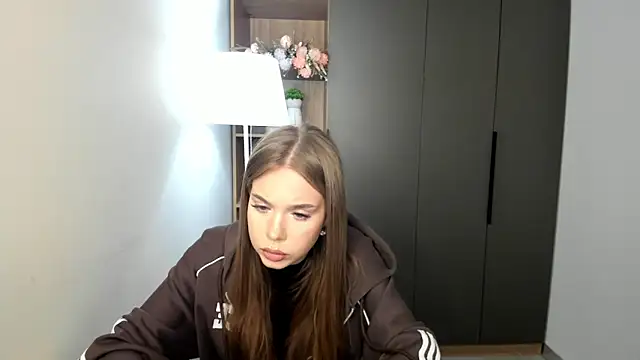 Snapshot of TishShazier chatting on February 2026 09:19:01 AM TishShazier online show from February 2026 09:19:01 AM