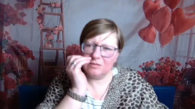 Snapshot of RadaChudna chatting on February 2026 06:10:02 AM RadaChudna online show from February 2026 06:10:02 AM