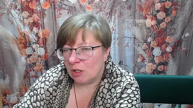 Snapshot of RadaChudna chatting on April 2026 05:21:01 PM RadaChudna online show from April 2026 05:21:01 PM