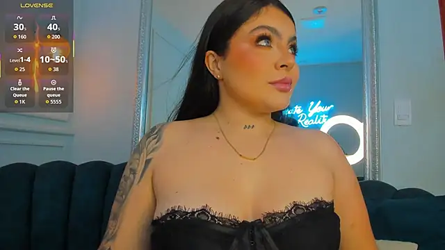 Zafiro21  online show from April 2026 07:31:01 PM