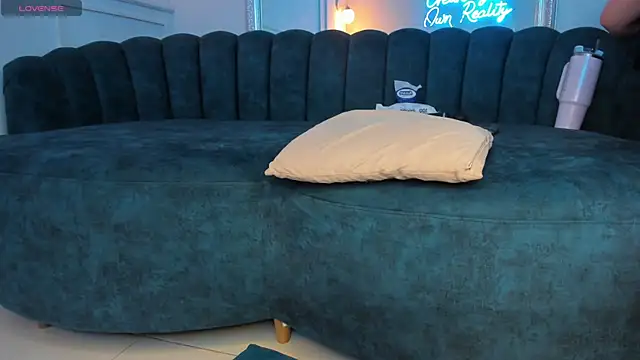 Zafiro21  online show from April 2026 07:26:01 PM