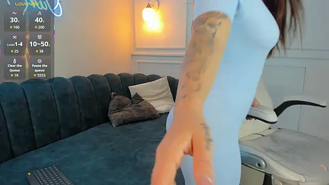 Zafiro21  online show from March 2026 07:26:01 PM