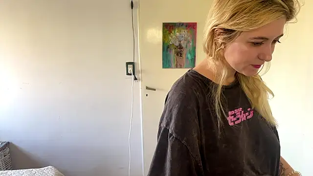 Sophiasnarl online show from March 2026 08:11:01 PM