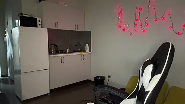 YettaUrive online show from February 2026 05:57:01 PM