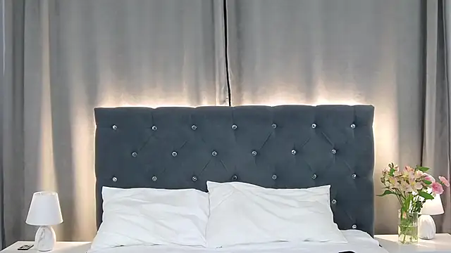 VikkyVonn online show from April 2026 12:45:01 PM