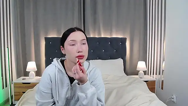 VikkyVonn online show from March 2026 12:05:01 PM