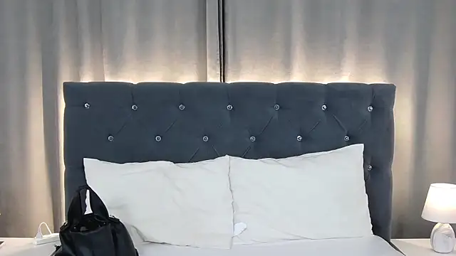 VikkyVonn online show from July 2026 10:49:01 AM