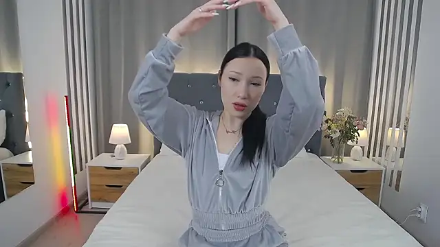 Snapshot of VikkyVonn chatting on February 2026 12:24:02 PM VikkyVonn online show from February 2026 12:24:02 PM