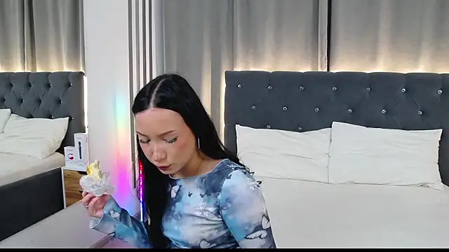 VikkyVonn online show from July 2026 11:07:02 AM