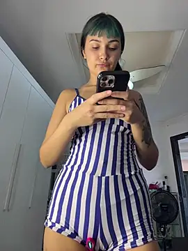 Snapshot of Myla_Fire chatting on April 2026 02:21:01 PM Myla Fire online show from April 2026 02:21:01 PM