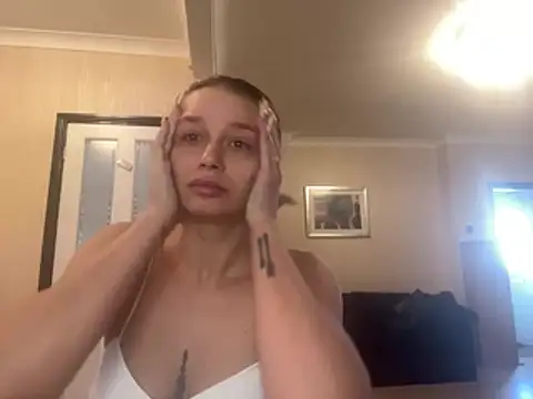 FoxyValentine online show from April 2026 10:05:01 AM