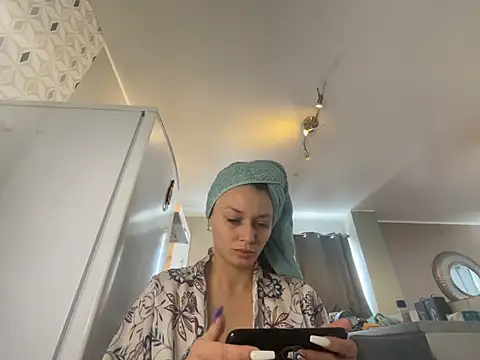 FoxyValentine online show from May 2026 10:47:02 AM