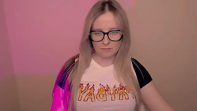 AnnePeach online show from April 2026 04:57:02 PM