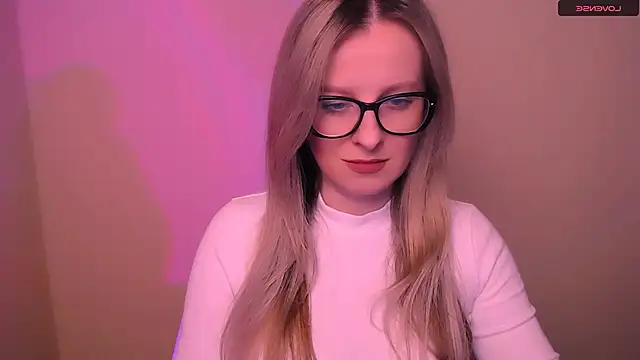 Snapshot of AnnePeach chatting on March 2026 06:08:01 PM AnnePeach online show from March 2026 06:08:01 PM