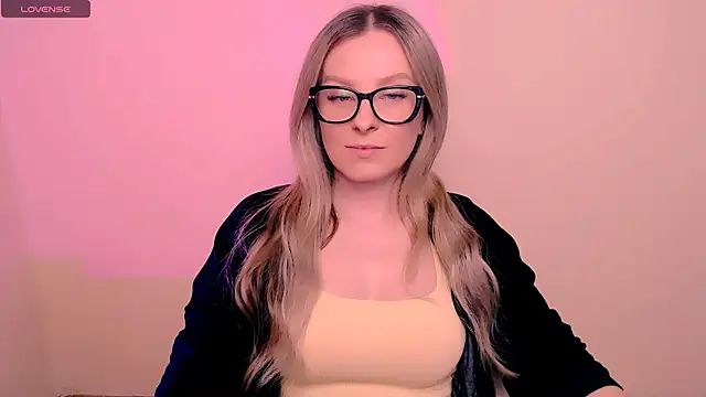 AnnePeach online show from March 2026 06:06:02 PM