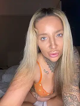 Summerwestt online show from March 2026 08:24:02 PM