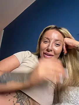 Summerwestt online show from February 2026 04:42:02 PM