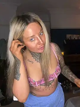 Summerwestt online show from March 2026 08:27:02 PM