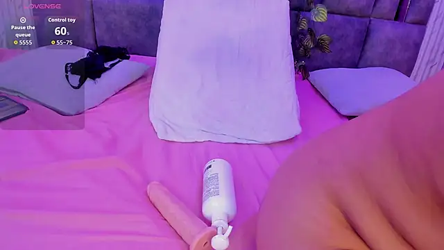 ZharaRousse online show from April 2026 11:39:01 AM