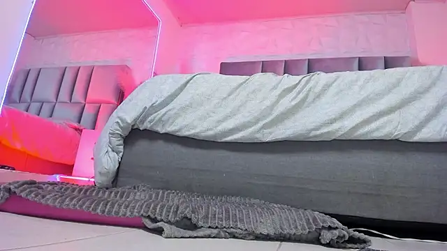 NaeniaDemon  online show from February 2026 06:26:01 AM