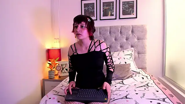 MichellJula online show from February 2026 07:33:01 PM