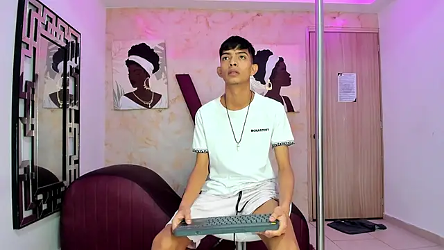 KITTY BOSH online show from February 2026 01:30:01 PM