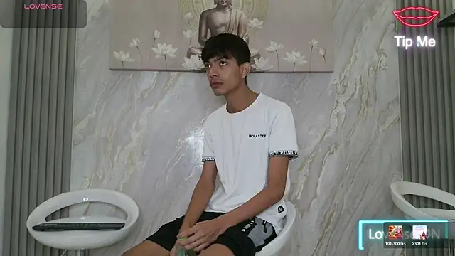 KITTY BOSH online show from April 2026 01:23:02 PM