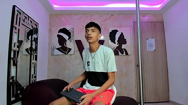 KITTY BOSH online show from February 2026 01:11:01 PM