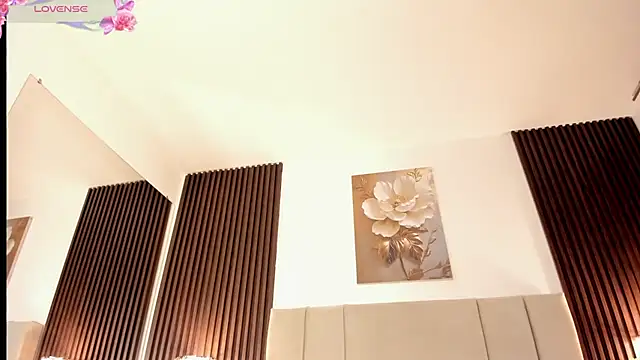  MiLa Dyva online show from April 2026 05:05:02 PM