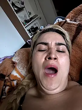 violet-grey online show from March 2026 12:52:01 PM