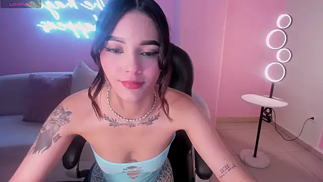 Snapshot of CarolineEvans_x chatting on February 2026 06:14:02 AM CarolineEvans x online show from February 2026 06:14:02 AM