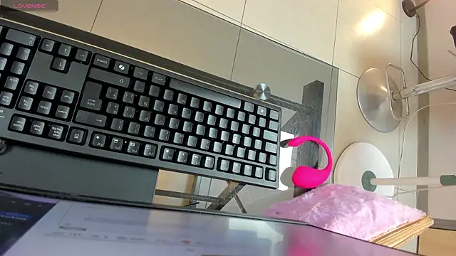 CarolineEvans x online show from March 2026 05:19:02 AM