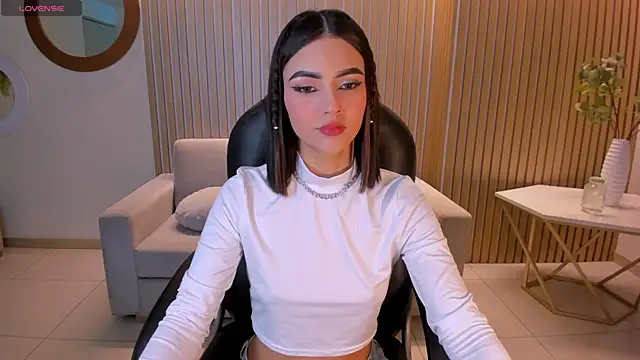 CarolineEvans x online show from March 2026 04:58:02 AM