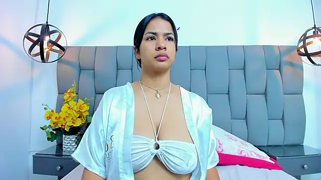 lunavarela online show from February 2026 11:56:02 AM