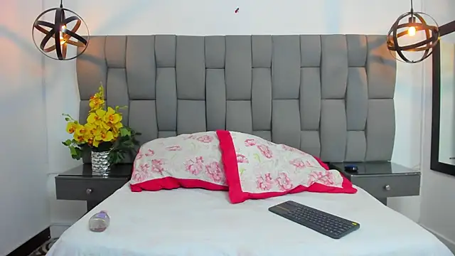 lunavarela online show from February 2026 11:34:01 AM