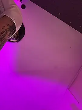 Snapshot of Veronicaa_lodge1 chatting on February 2026 12:44:02 AM Veronicaa lodge1 online show from February 2026 12:44:02 AM