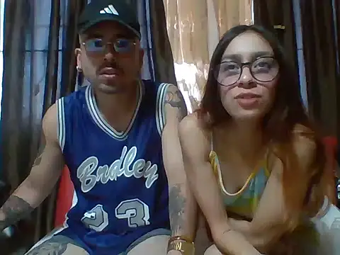 Snapshot of Karamel444 chatting on February 2026 11:04:02 PM Karamel444 online show from February 2026 11:04:02 PM