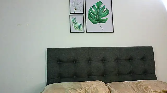 JustZoe  online show from March 2026 04:41:01 PM