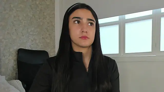 Snapshot of Anika_H chatting on June 2026 12:32:01 PM Anika H online show from June 2026 12:32:01 PM
