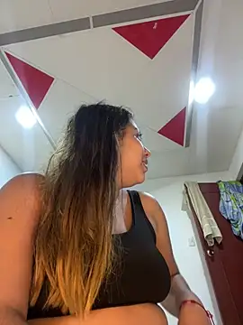 Emiily joee  online show from May 2026 02:41:01 AM