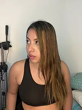 Emiily joee  online show from March 2026 11:43:02 PM