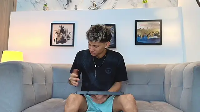 YOUNG BOYS HELL online show from April 2026 01:41:01 AM